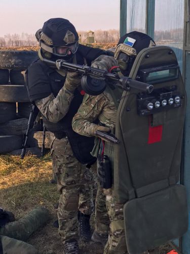 Сотрудники хабаровского СОБРа отмечают 27-ю годовщину со дня образования отряда