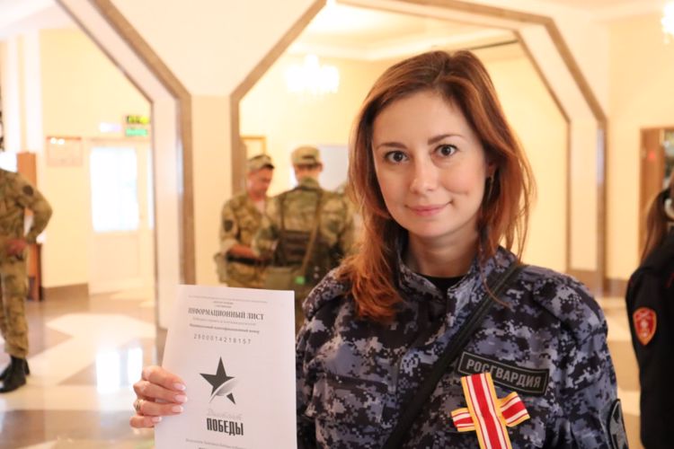 В Хабаровске росгвардейцы написали «Диктант Победы» 