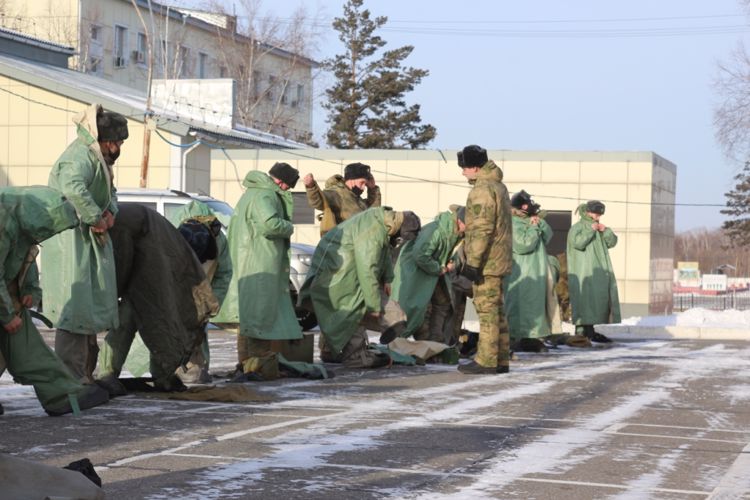 В Хабаровске проходит учебный сбор специалистов по ведению радиационной, химической и биологической разведки и контроля Росгвардии