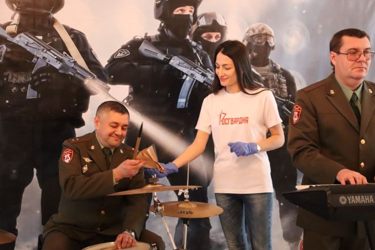 В Хабаровске росгвардейцы принимают участие во Всероссийской  акции памяти «Блокадный хлеб»