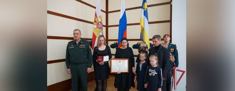Звезду Героя России офицера Росгвардии лейтенанта Максима Концова передали на хранение его родным в Бурятии