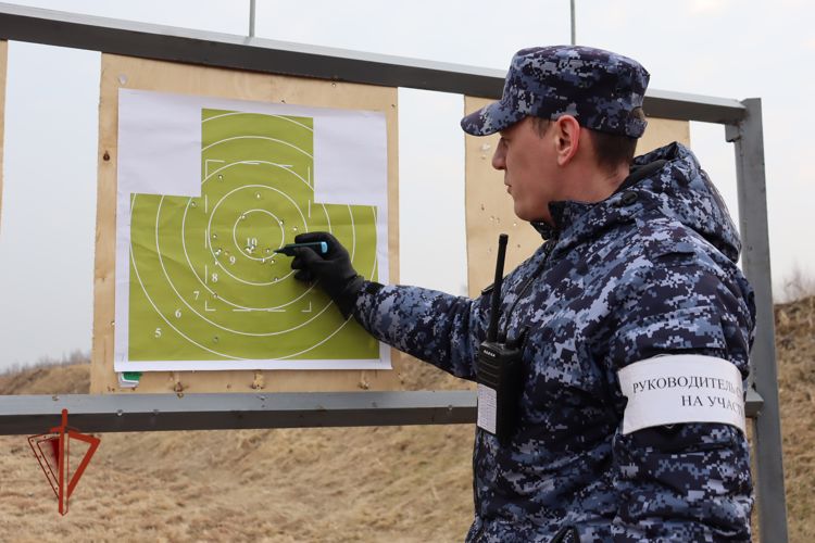 В Хабаровске состоялся конкурс профессионального мастерства среди сотрудников групп задержания вневедомственной охраны Росгвардии