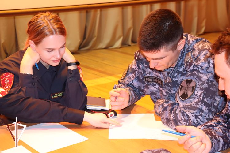 В преддверии Дня Победы хабаровские росгвардейцы определили сильнейших в интеллектуальной игре