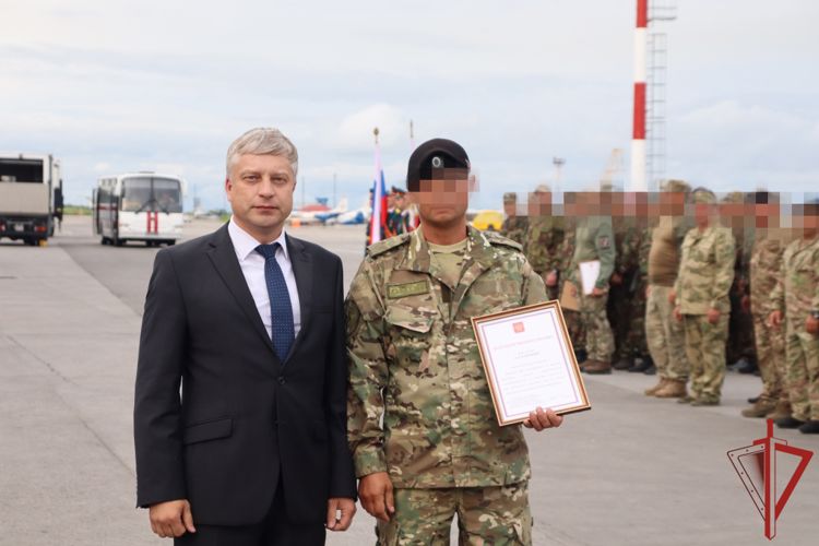 В Хабаровске встретили росгвардейцев – участников специальной военной операции