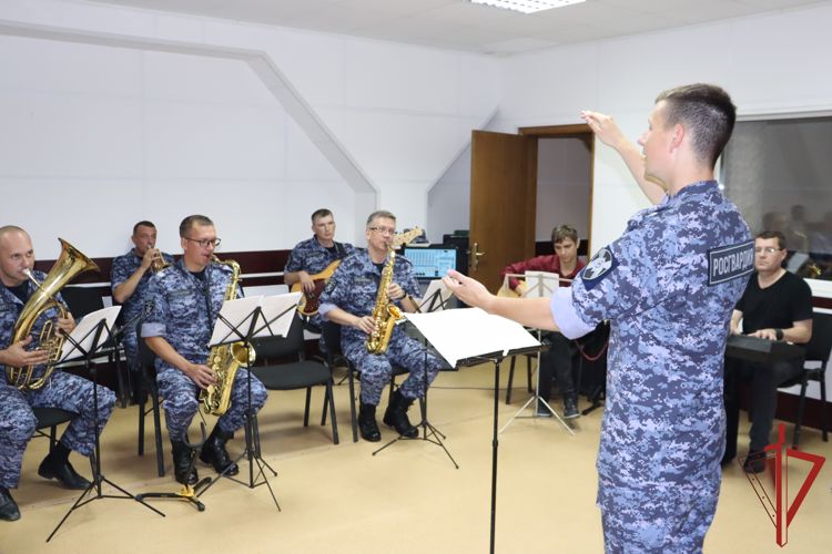 Выпускник Московского военного института дирижеров возглавил оркестр Росгвардии в Хабаровске