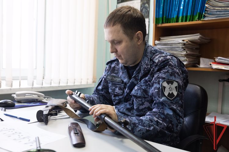 12 февраля профессиональный праздник отмечают сотрудники подразделений государственного контроля и лицензионно-разрешительной работы Росгвардии