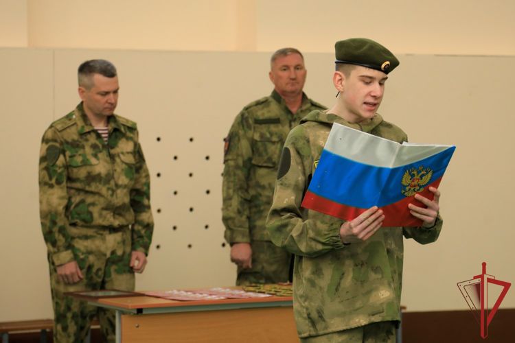 В Хабаровске открыт новый подшефный класс Росгвардии