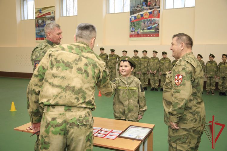 В Хабаровске открыт новый подшефный класс Росгвардии