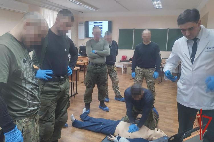 В Хабаровске сотрудники отрядов специального назначения Росгвардии прошли обучение навыкам тактической медицины 