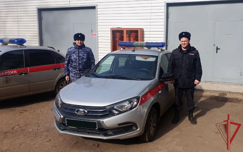 В Хабаровске сотрудники Росгвардии задержали гражданина, подозреваемого в незаконном хранении наркотических средств 