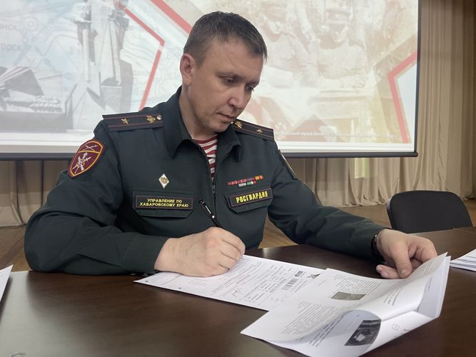В Хабаровске росгвардейцы написали «Диктант Победы»