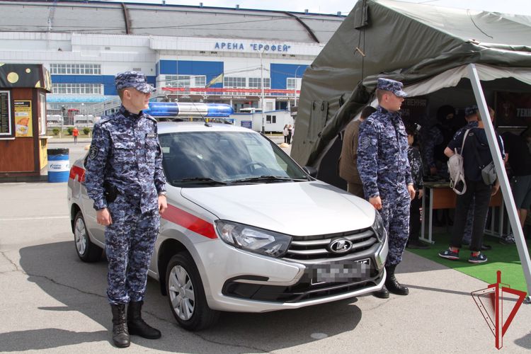 Росгвардейцы представили на выставке в Хабаровске передовые технологии в сфере безопасности 