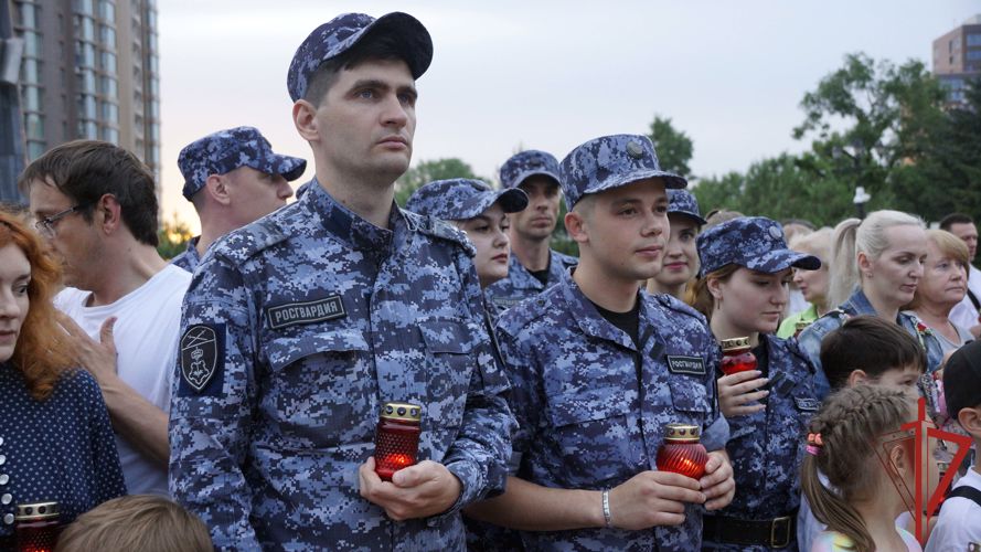 Хабаровские росгвардейцы присоединились к всероссийской акции «Свеча памяти»