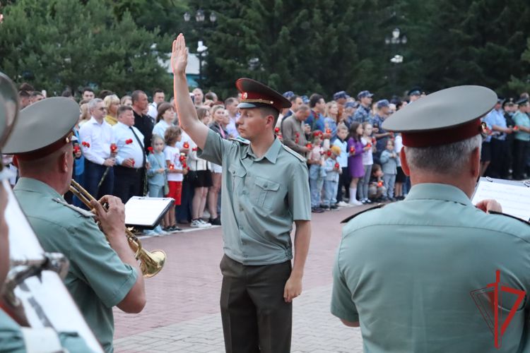 Хабаровские росгвардейцы присоединились к всероссийской акции «Свеча памяти»