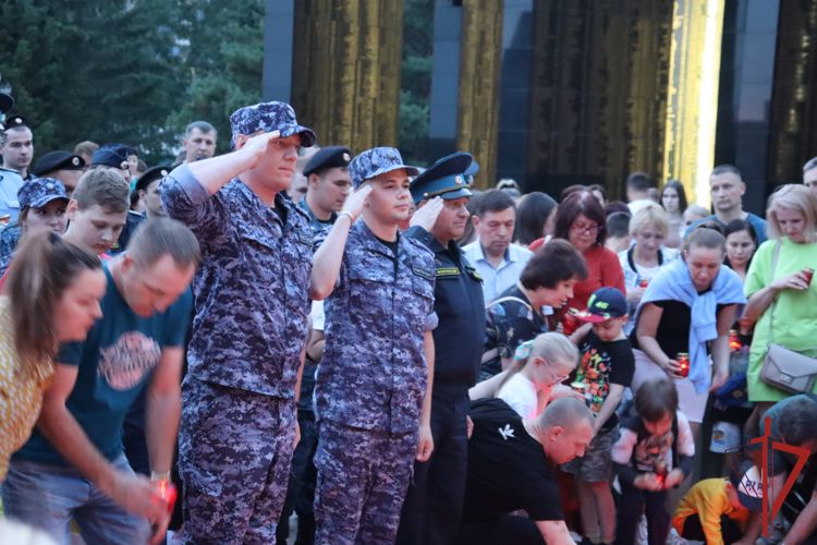 Хабаровские росгвардейцы присоединились к всероссийской акции «Свеча памяти»