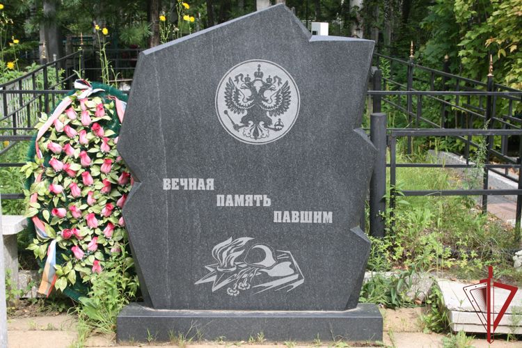 Сотрудники хабаровского ОМОН почтили память боевого товарища, погибшего на Северном Кавказе 