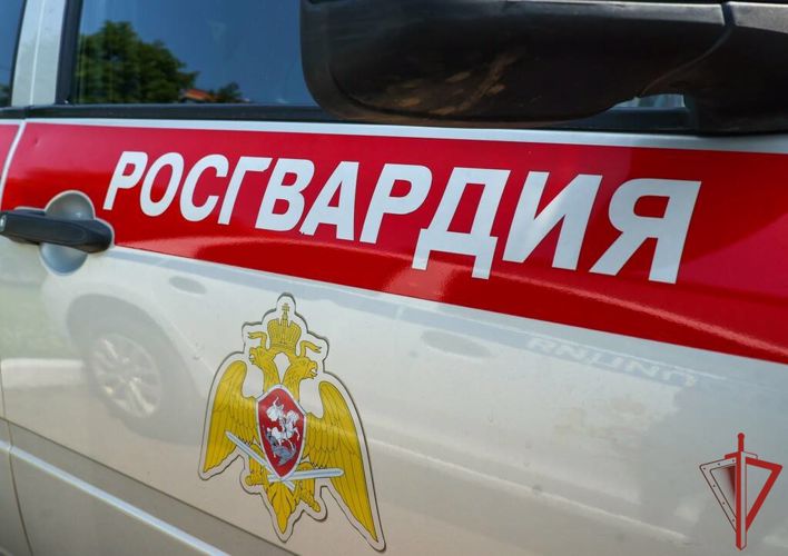В Хабаровске росгвардейцы задержали граждан, подозреваемых в хранении и употреблении наркотических средств