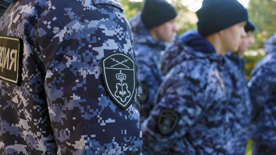 В г. Хабаровске молодые сотрудники Росгвардии почтили память погибших товарищей