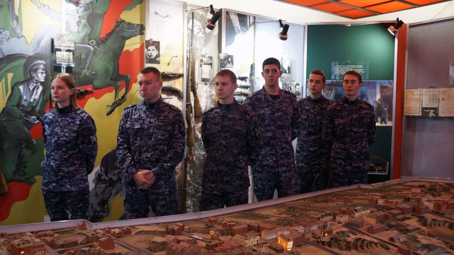 В г. Хабаровске молодые сотрудники Росгвардии почтили память погибших товарищей