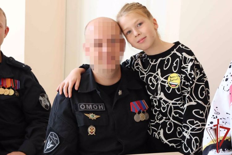 В День отца хабаровские росгвардейцы получили поздравления от представителей филиала Фонда «Защитники Отечества»