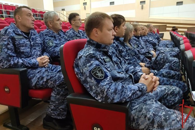 В региональном управлении Росгвардии состоялась встреча с судьёй Краснореченского гарнизонного военного суда 