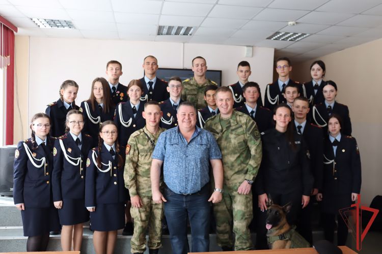 Курсанты Новосибирского военного института Росгвардии встретились с кадетами хабаровской школы имени Героя России лейтенанта милиции Сергея Орлова 