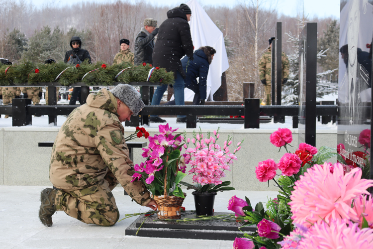 Мемориал погибшим сотрудникам ОМОН «Ураган» Росгвардии открыли в Хабаровском крае 