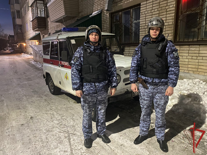  В г. Советская Гавань росгвардейцы оказали своевременную помощь женщине с признаками инсульта 
