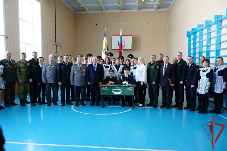 «Парта Героя» в память об офицере СОБР открыта в хабаровской  школе
