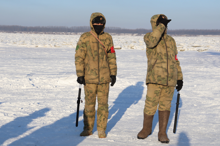 В Хабаровске росгвардейцы приняли участие в подготовке и проведении мероприятий, посвящённых празднованию Крещения Господня