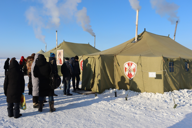 В Хабаровске росгвардейцы приняли участие в подготовке и проведении мероприятий, посвящённых празднованию Крещения Господня