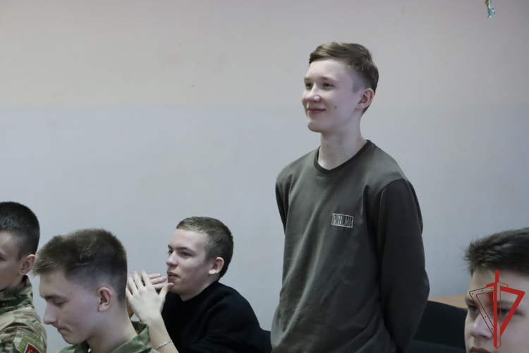  Воспитанники кадетских классов из Хабаровска в формате онлайн узнали об обучении в ВУЗах Росгвардии