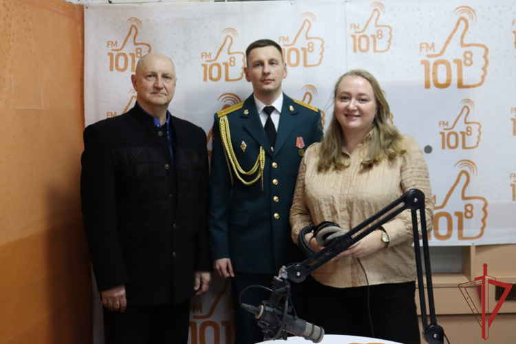 Военные музыканты Росгвардии рассказали о службе в эфире радио 101.8 FM
