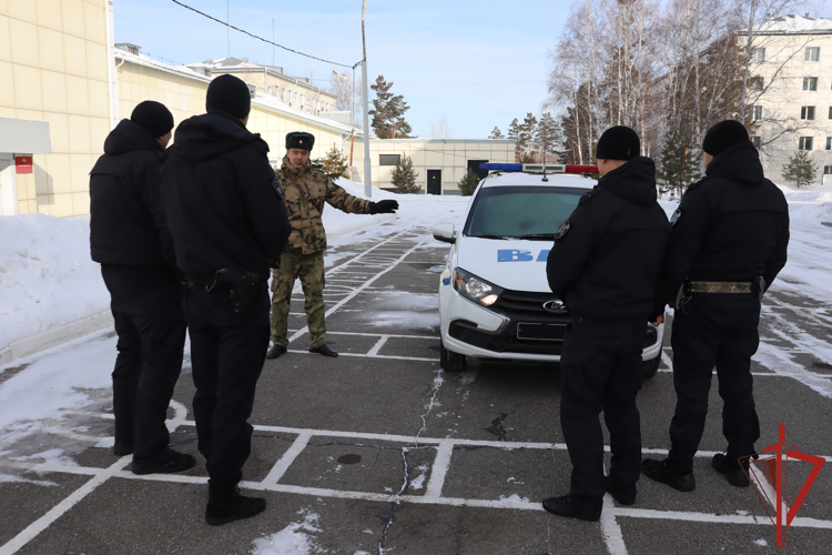 В Управлении Росгвардии по Хабаровскому краю состоялись сборы с нештатными водителями автомобилей ВАИ