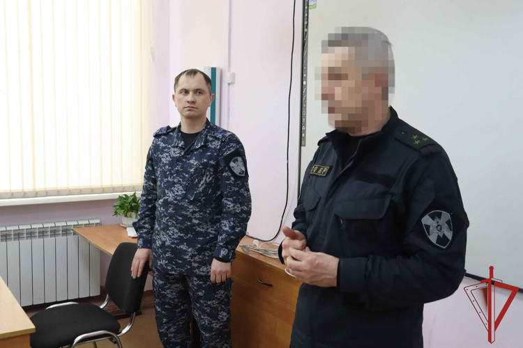 Хабаровские росгвардейцы встретились с воспитанниками подшефных классов 