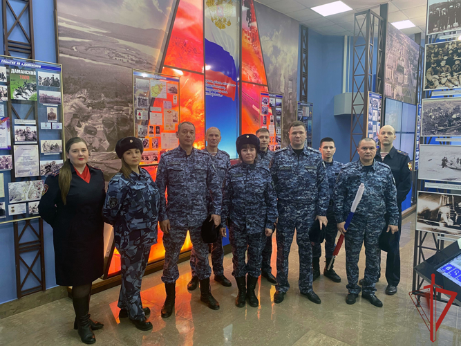  В г. Комсомольске-на-Амуре молодые сотрудники присягнули на верность Отечеству