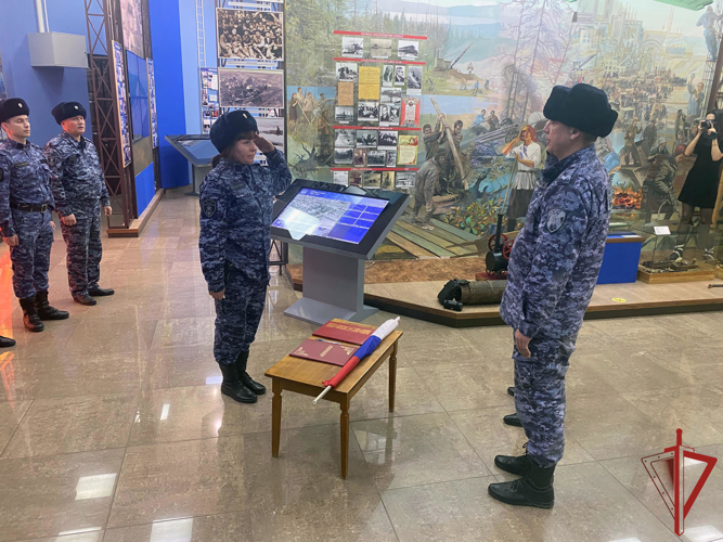  В г. Комсомольске-на-Амуре молодые сотрудники присягнули на верность Отечеству