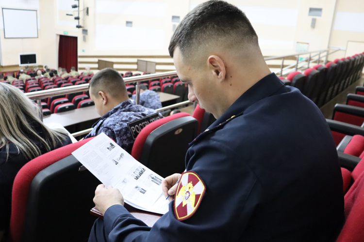 В Хабаровске росгвардейцы приняли участие в акции «Диктант Победы»