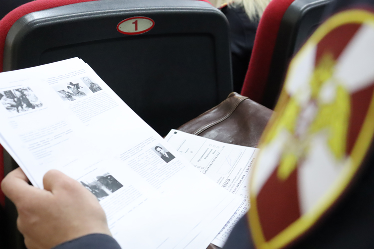 В Хабаровске росгвардейцы приняли участие в акции «Диктант Победы»