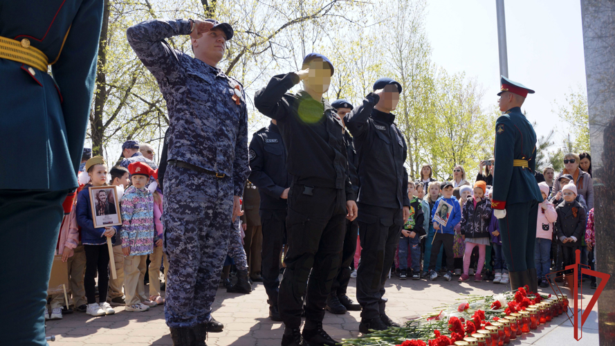 В Хабаровске росгвардейцы присоединились к Всероссийскому автопробегу «Вахта памяти. Сыны Великой Победы»