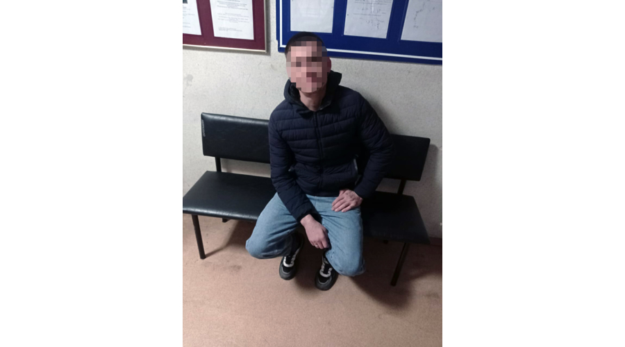В пос. Хор росгвардейцы по горячим следам задержали гражданина, подозреваемого в совершении грабежа (видео)