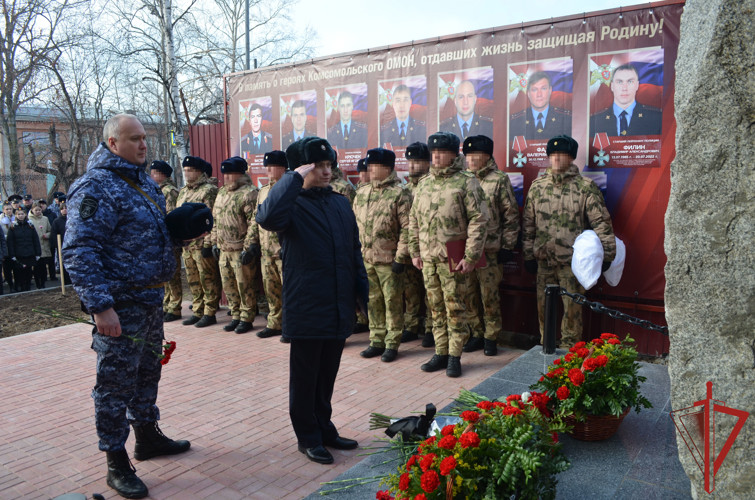 В Хабаровском крае открыли памятник погибшим сотрудникам Росгвардии