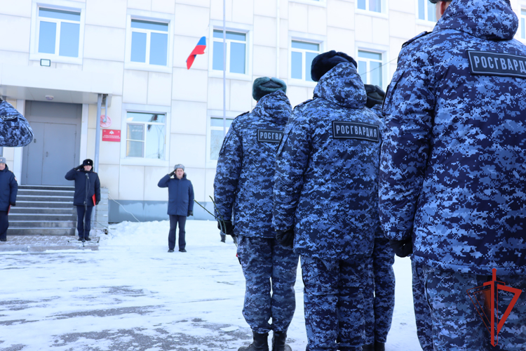 В Хабаровском крае военнослужащие и сотрудники Росгвардии почтили память Героев Отечества