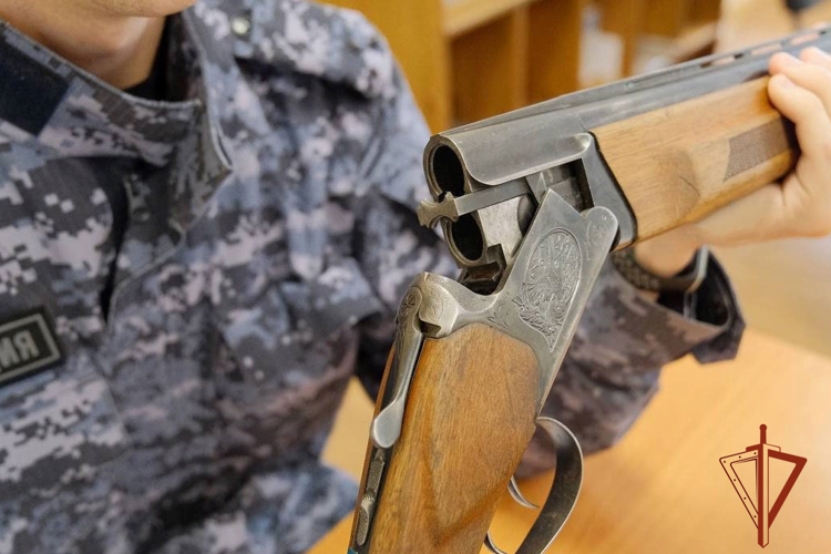 Более 40 единиц огнестрельного оружия изъяли сотрудники лицензионно-разрешительной работы за прошедшую неделю