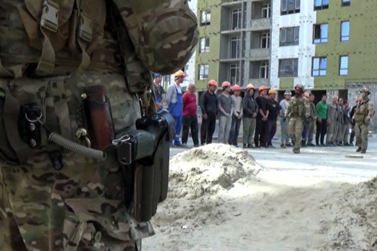 В Хабаровске при содействии сотрудников ОМОН Росгвардии проведены рейды по выявлению нарушителей миграционного законодательства