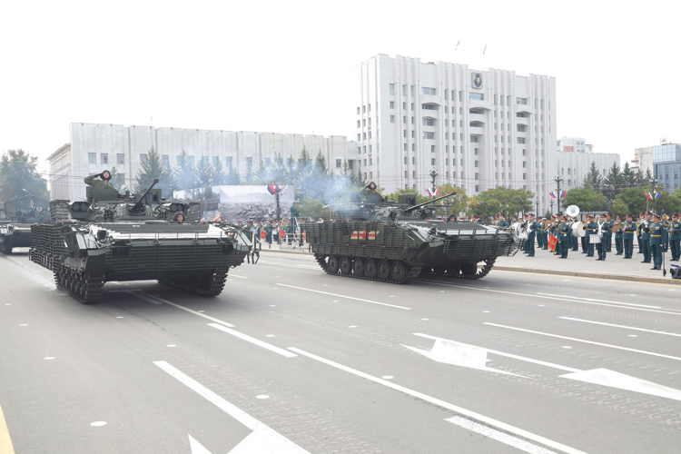 Музыканты военного оркестра Росгвардии приняли участие в военном параде в честь 80-летия Победы над милитаристской Японией 