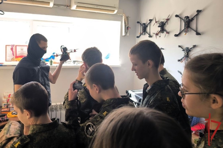 «Один день в спецназе Росгвардии» провели учащиеся кадетских классов из г. Комсомольска-на-Амуре 