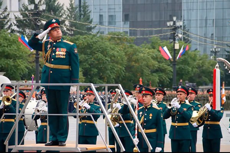 Музыканты военного оркестра Росгвардии приняли участие в военном параде в честь 80-летия Победы над милитаристской Японией 