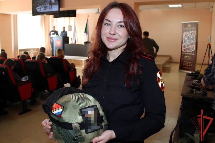 В День призывника хабаровские школьники и студенты стали гостями Росгвардии