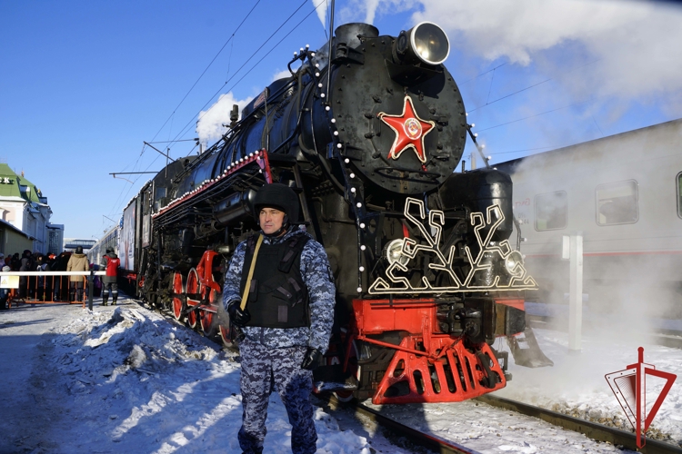 Росгвардейцы обеспечили правопорядок во время пребывания Поезда Деда Мороза в Хабаровском крае